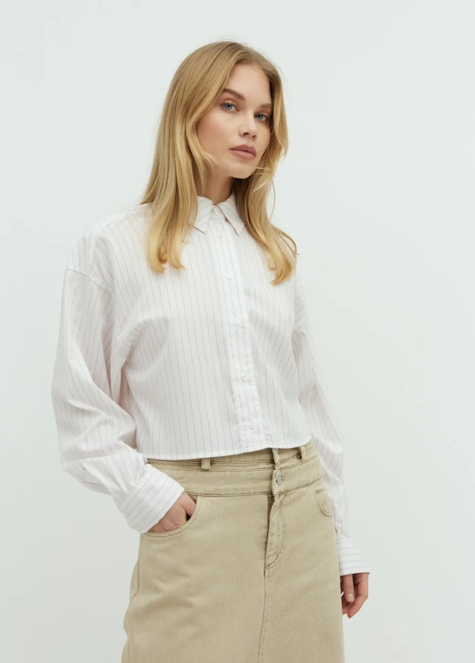 mbyM Emele cropped blouse met roze streep Wit
