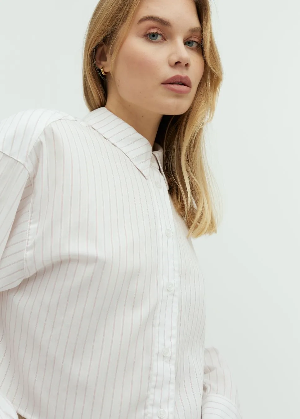 mbyM Emele cropped blouse met roze streep Wit
