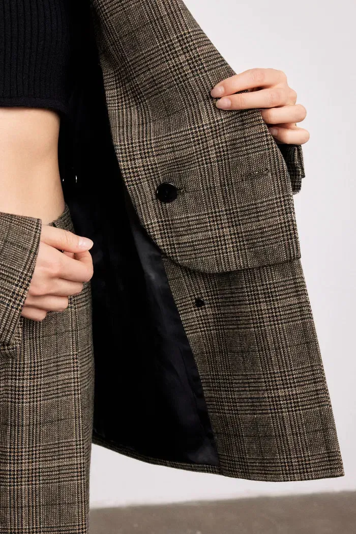 Seera Detachable Collar Plaid Blazer in Wool Blend