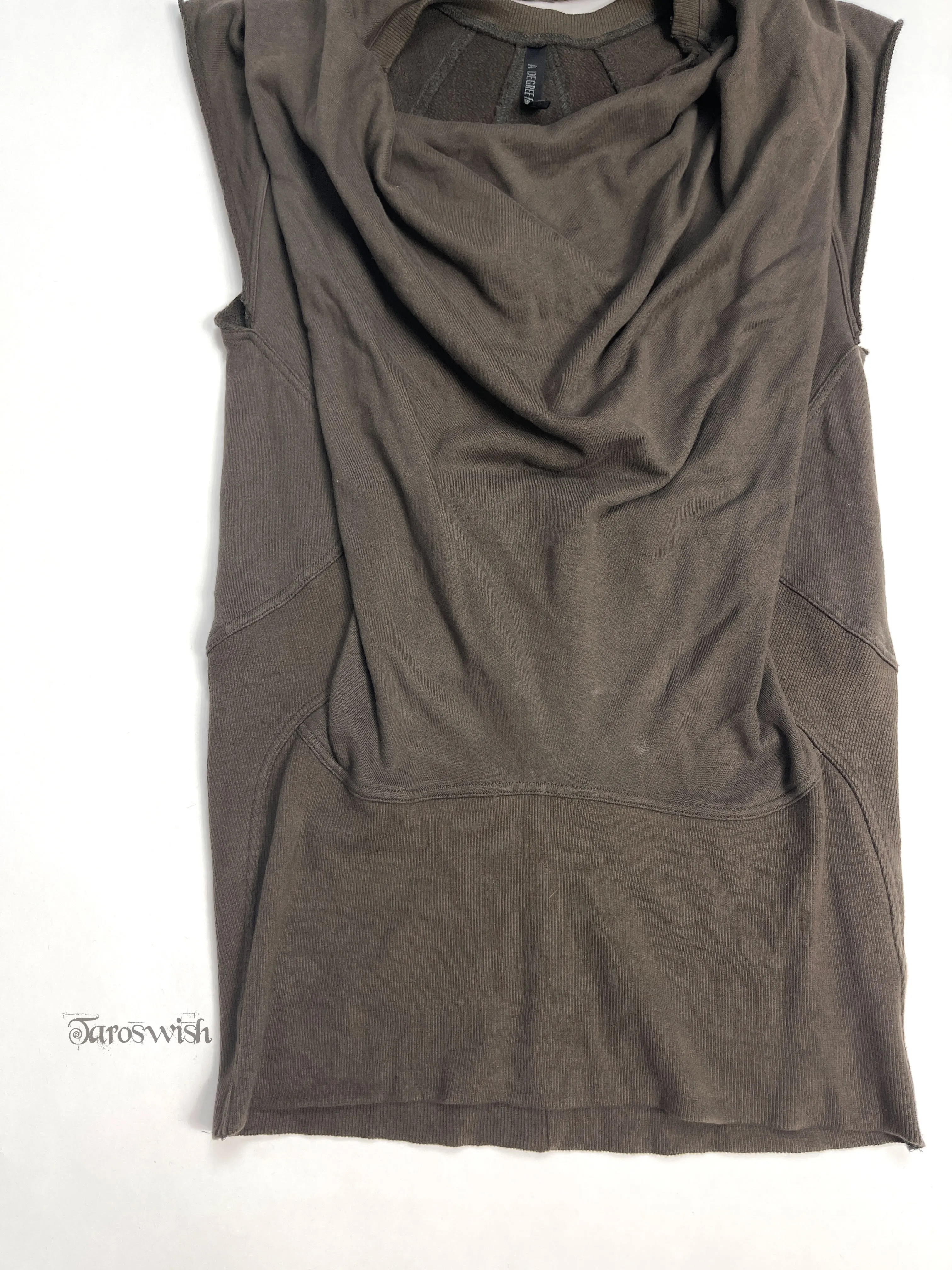    Structured sleeveless hoodie