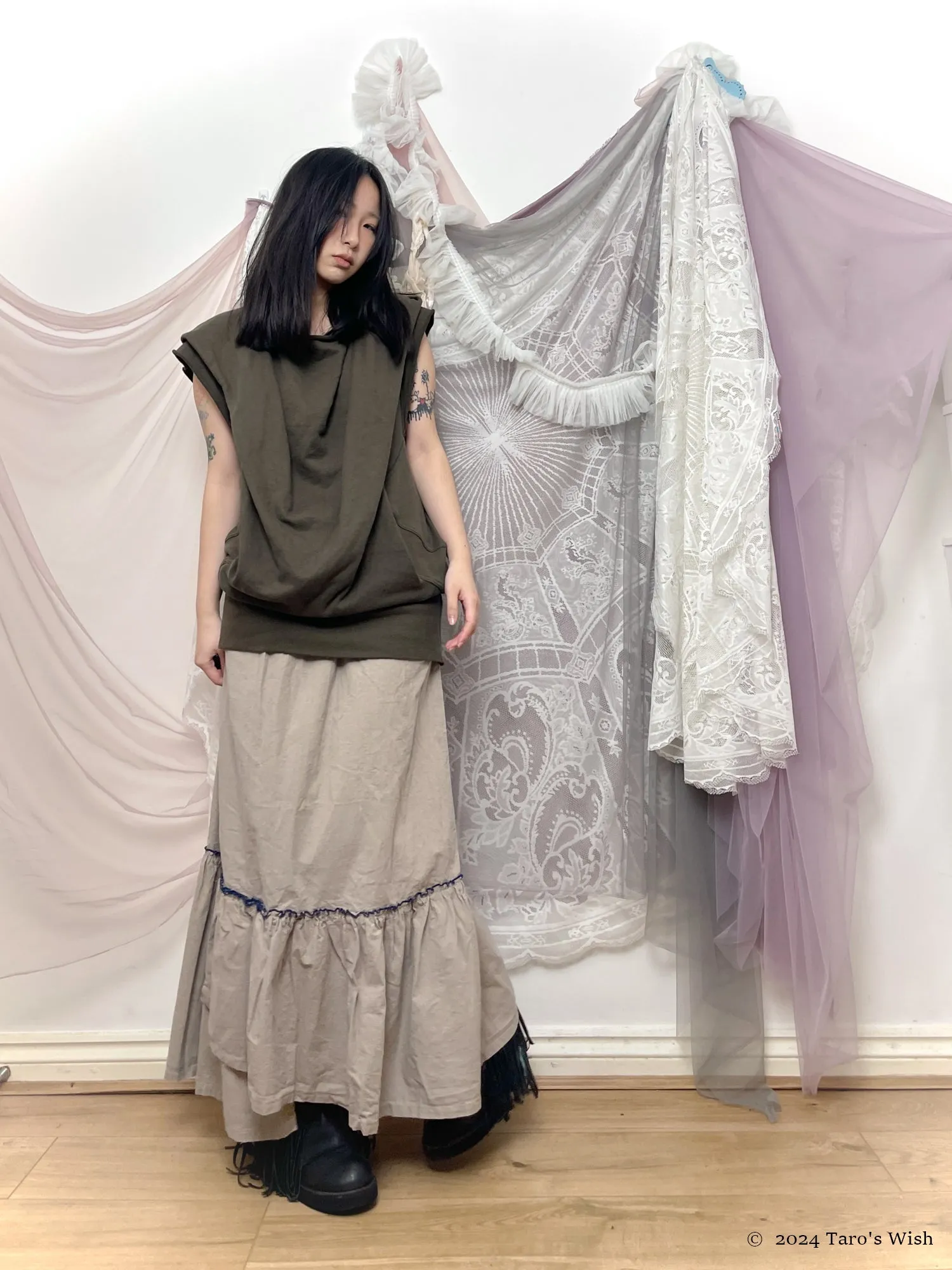    Structured sleeveless hoodie