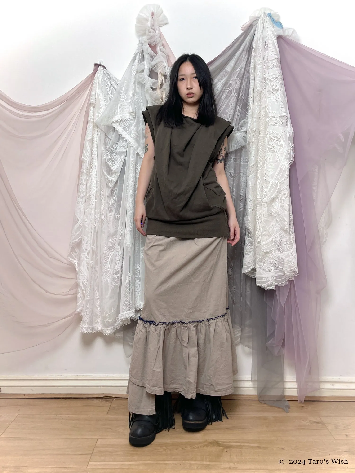   Structured sleeveless hoodie