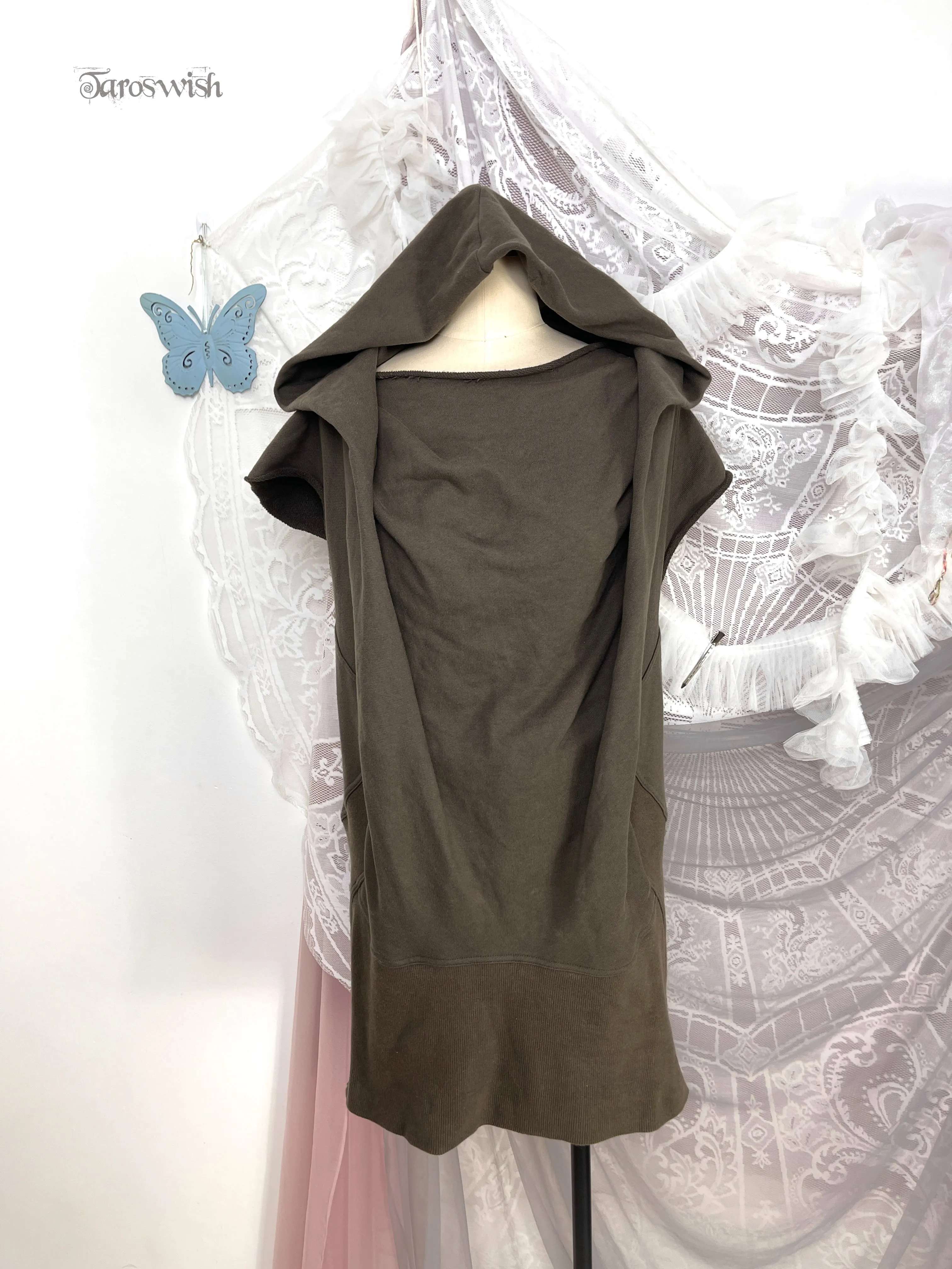    Structured sleeveless hoodie