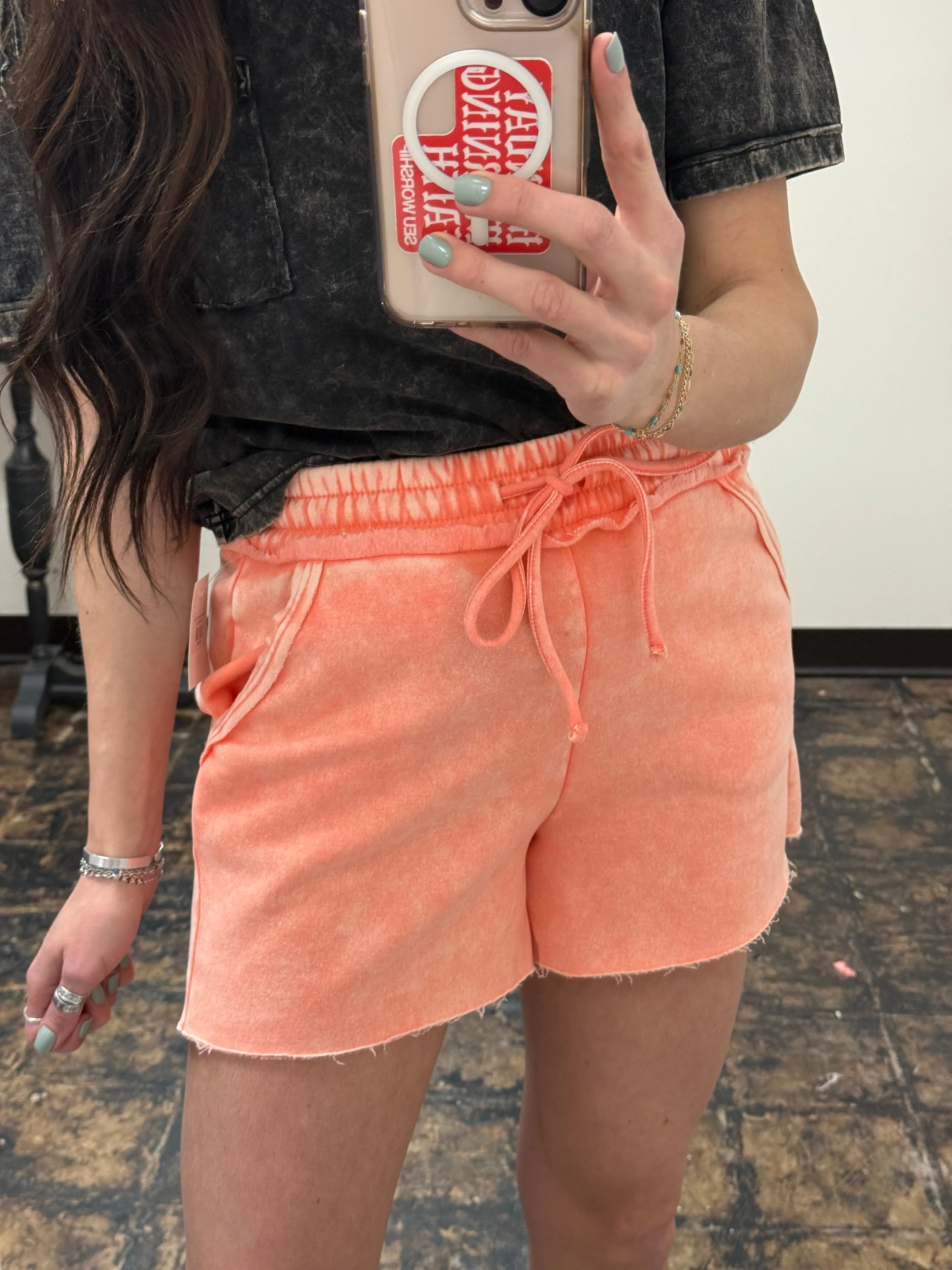 The Hayden Acid Wash Shorts - Coral